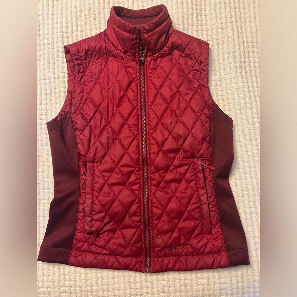 Marmot women’s quilted vest, size small